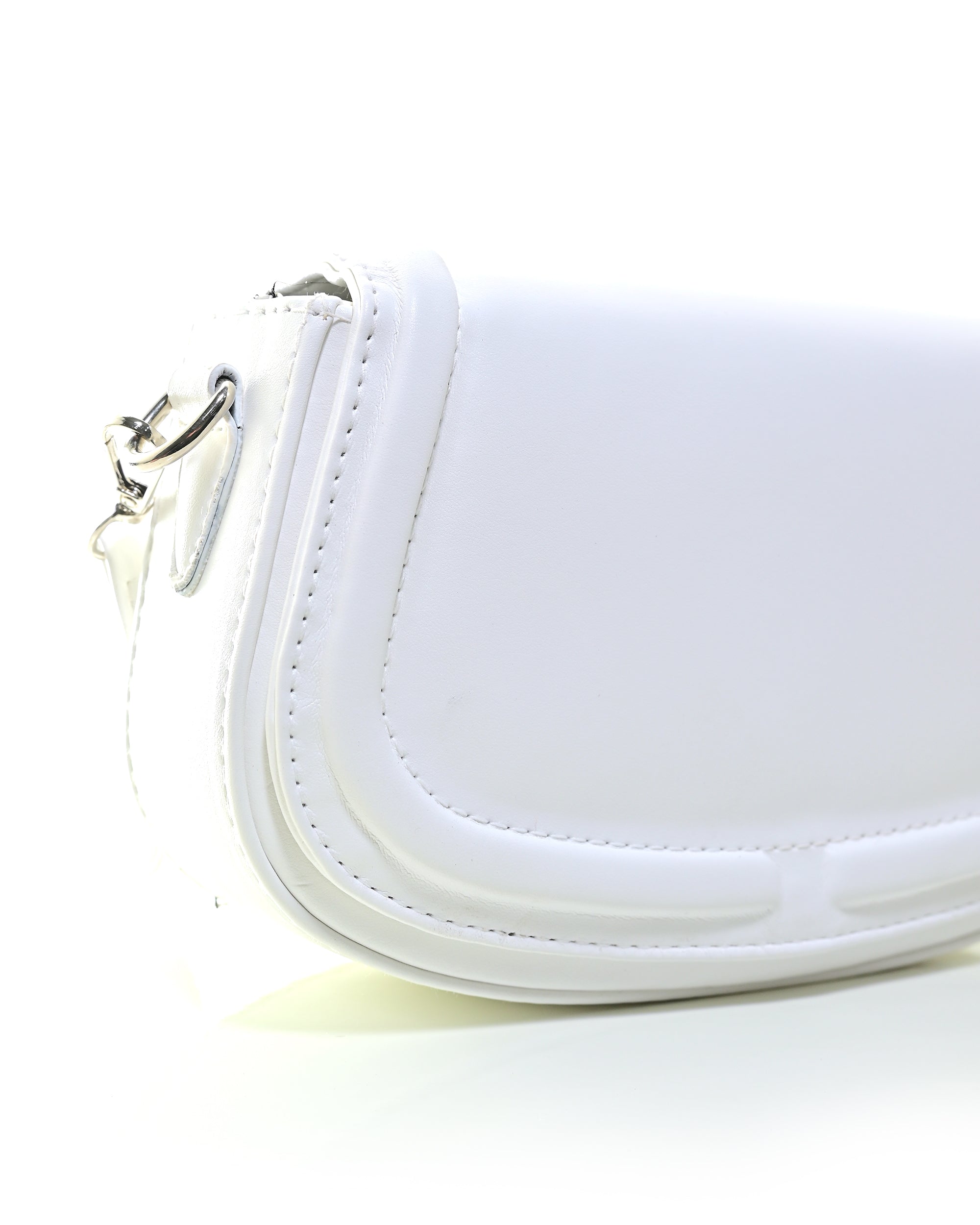 CRS022 - LEATHER HANDBAG & CROSSBODY BAG WITH BOW CHARM.