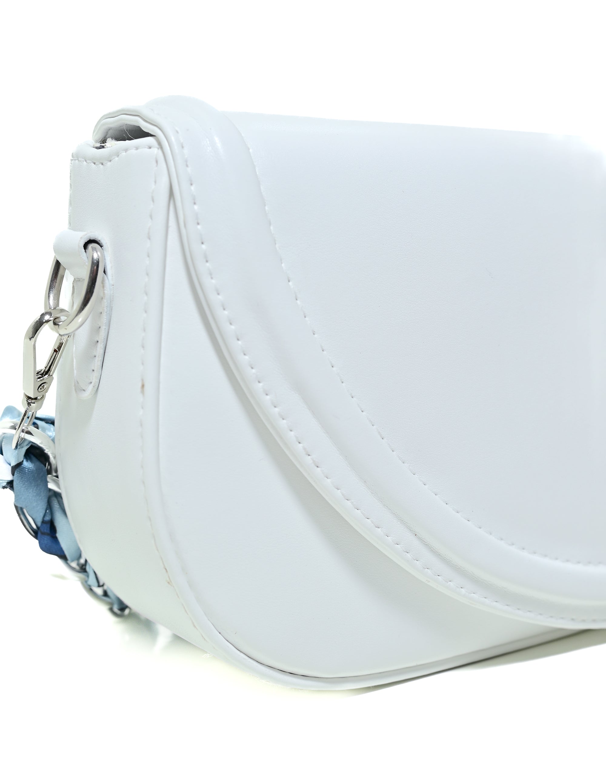 CRS022 - LEATHER HANDBAG & CROSSBODY BAG WITH BOW CHARM.