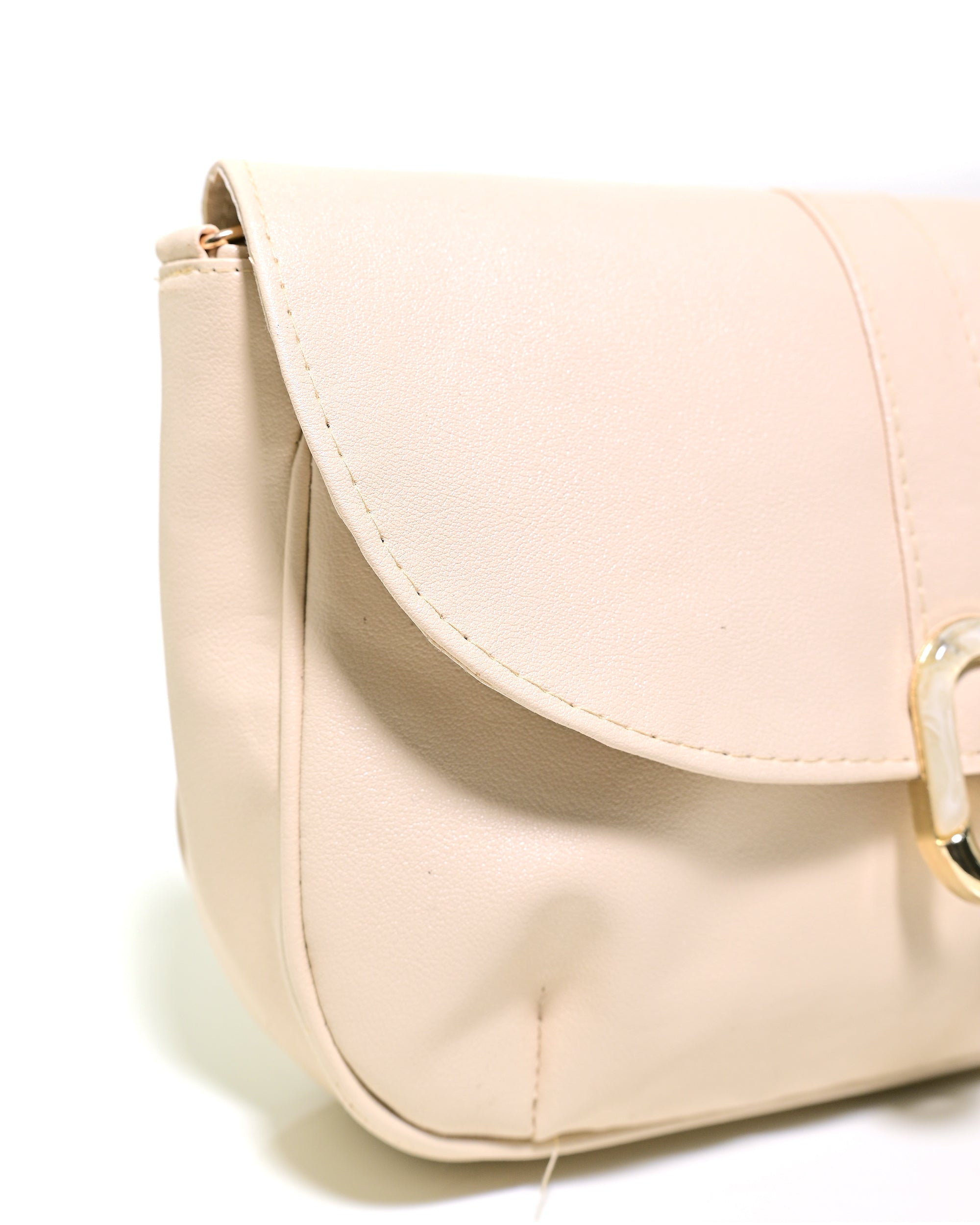 CRS009 - ELEGANT LEATHER CROSSBODY BAG WITH GOLD LOCK