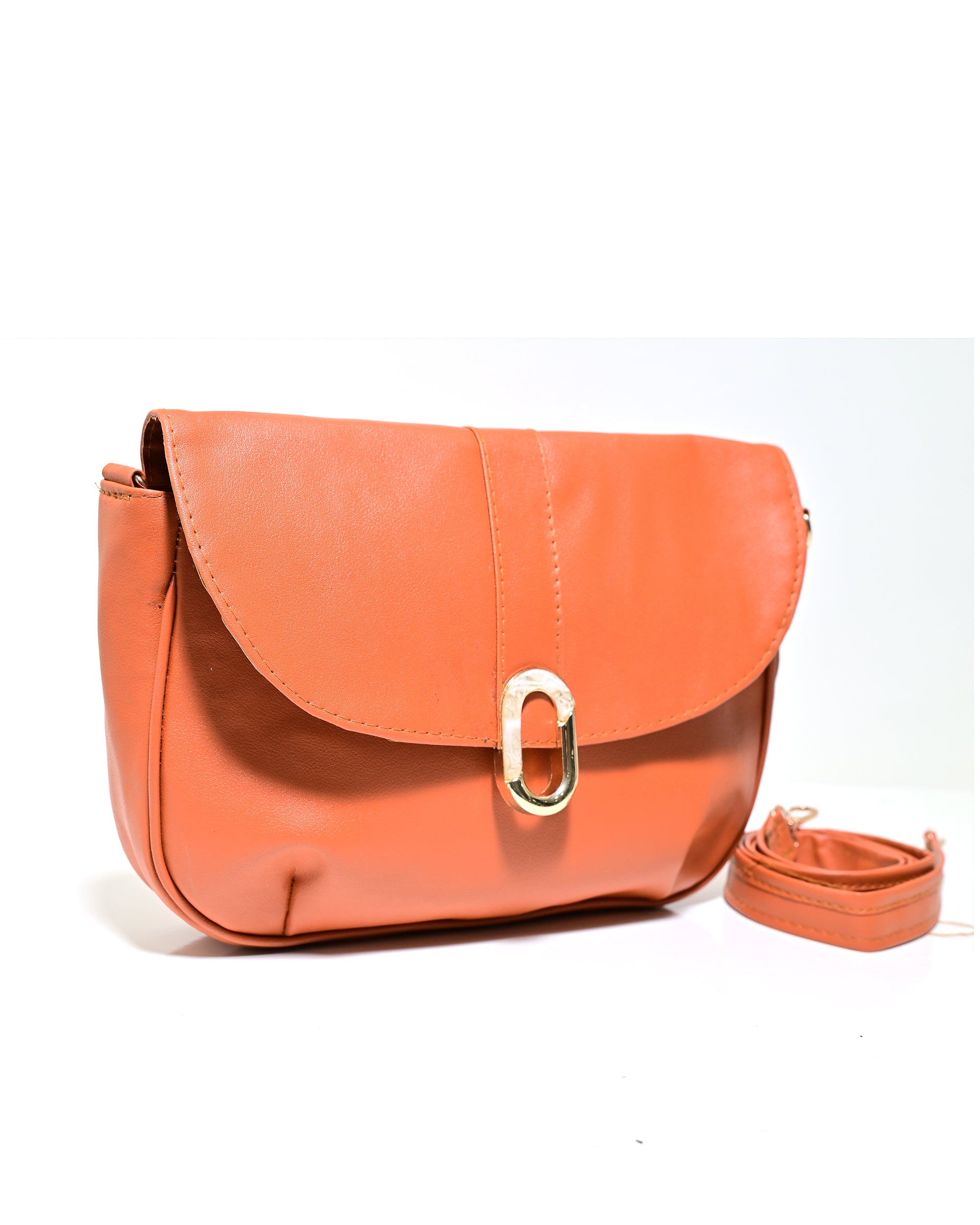 CRS009 - ELEGANT LEATHER CROSSBODY BAG WITH GOLD LOCK