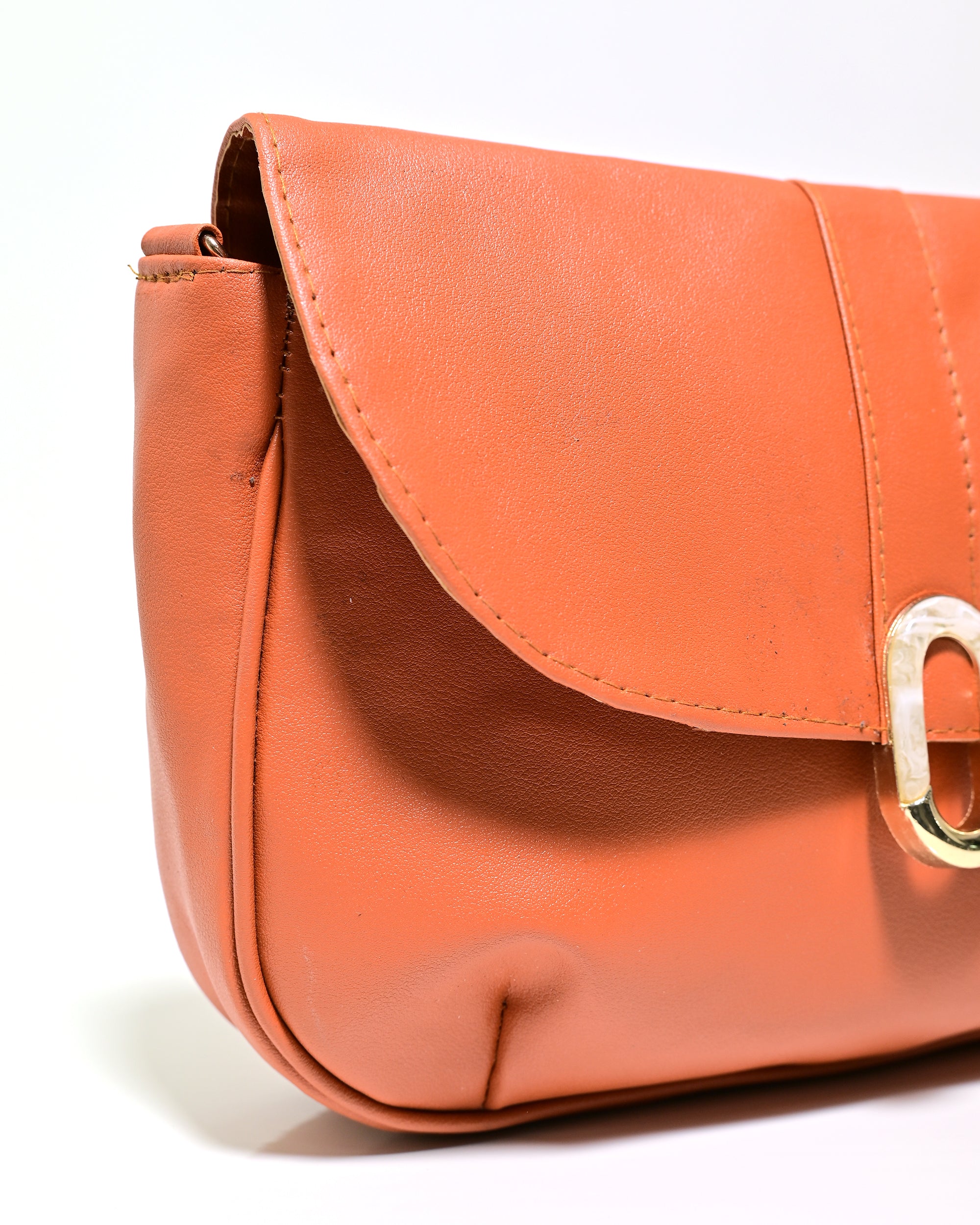 CRS009 - ELEGANT LEATHER CROSSBODY BAG WITH GOLD LOCK