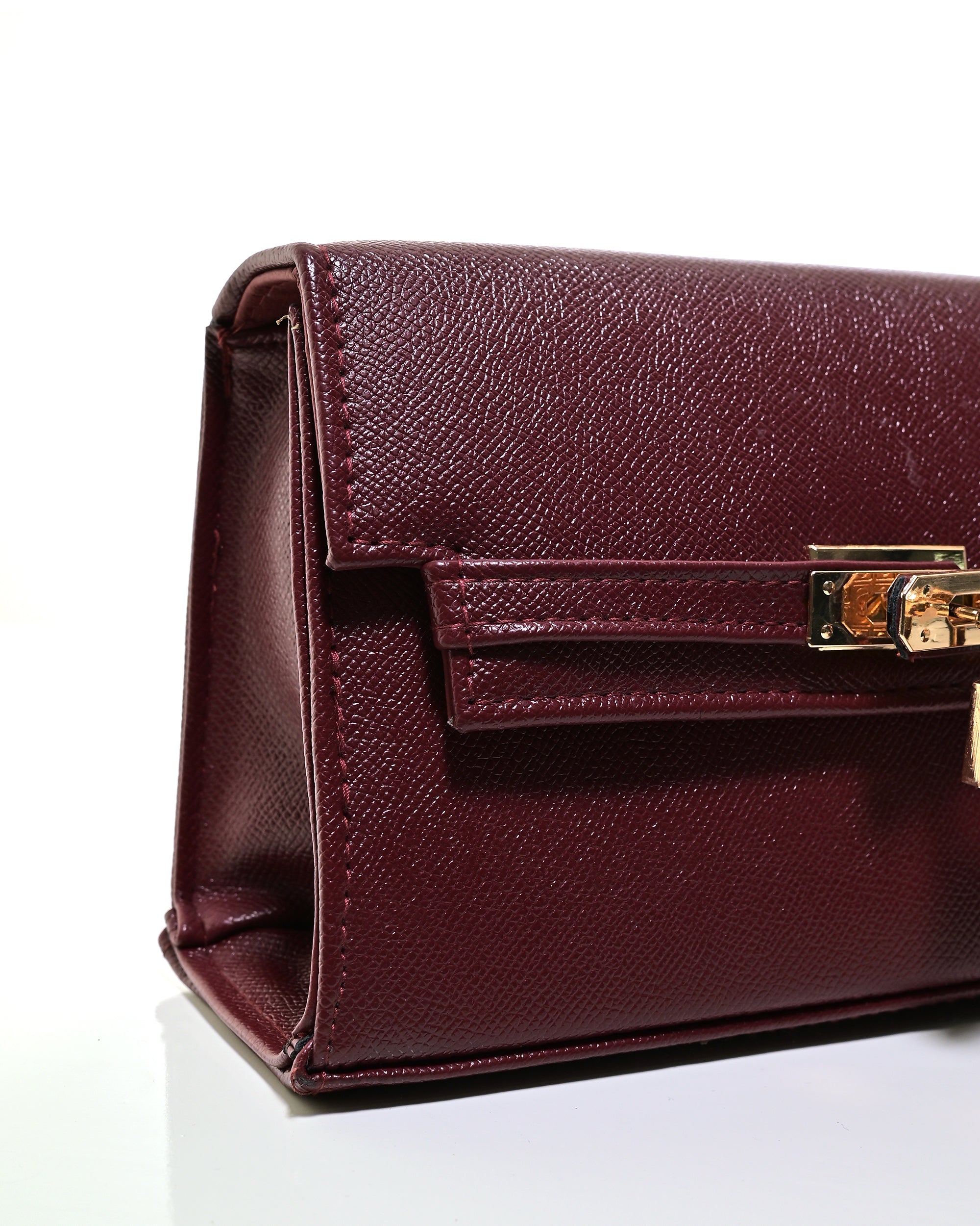 CRS020 - ELEGANT LEATHER CROSSBODY BAG WITH GOLD LOCK