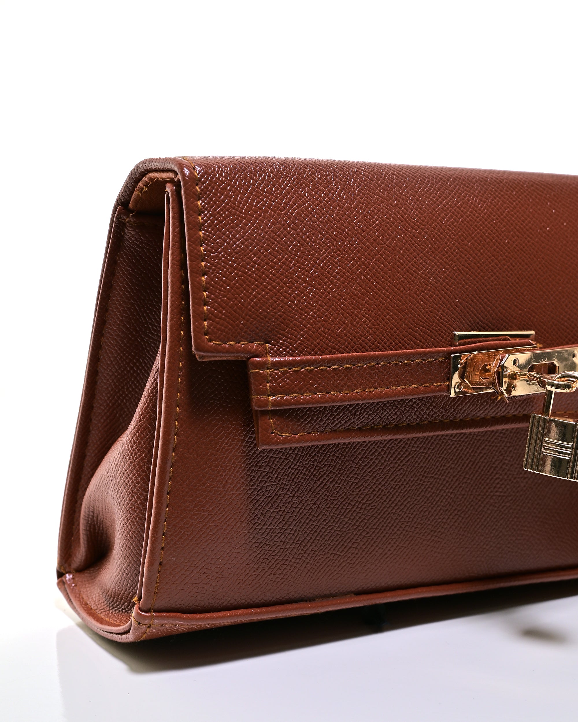 CRS020 - ELEGANT LEATHER CROSSBODY BAG WITH GOLD LOCK