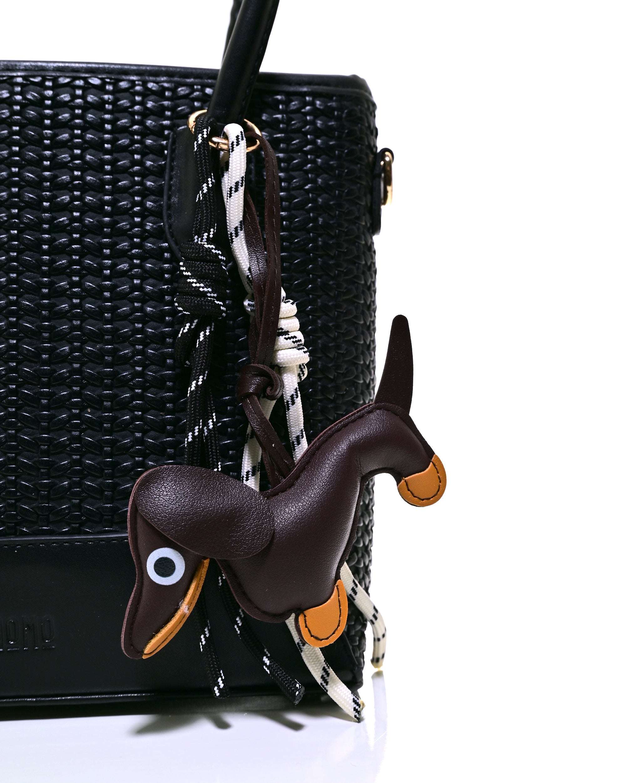 SLD013 - ELEGANT WOMEN'S WOVEN LEATHER BAG WITH PUPPY CHARM